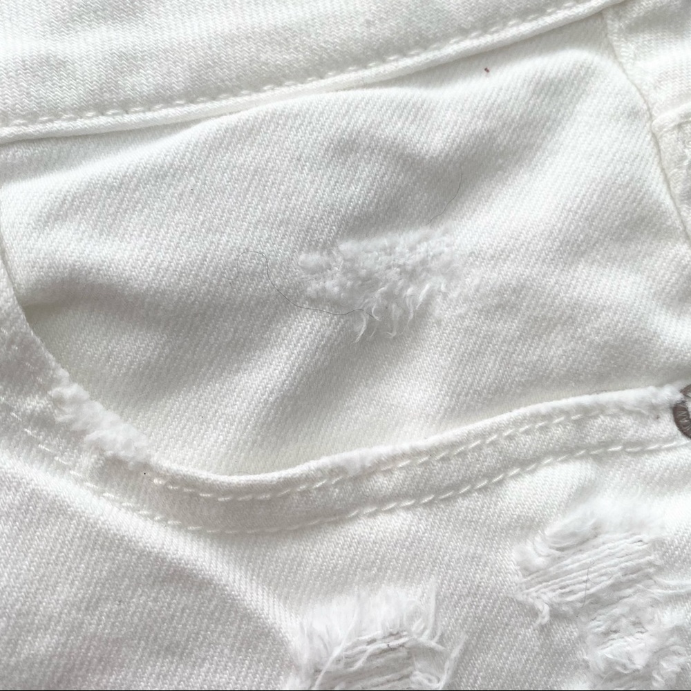 American Eagle White Ripped Jean Shorts - Picture 5 of 10
